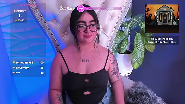 Snapshot of April__foxx chatting on October 15, 6:43 pm April foxx online show from October 15, 6:43 pm