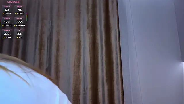 LouisaChaobal online show from December 2, 1:40 am