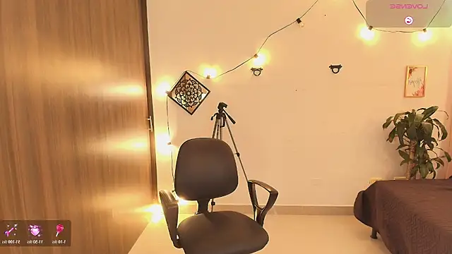 Seraphyne666 online show from November 13, 7:35 pm