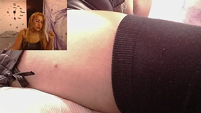 Skarleth Diaz online show from November 2, 2:48 am