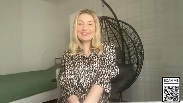 Blondie xoxoxo online show from April 12, 1:03 pm