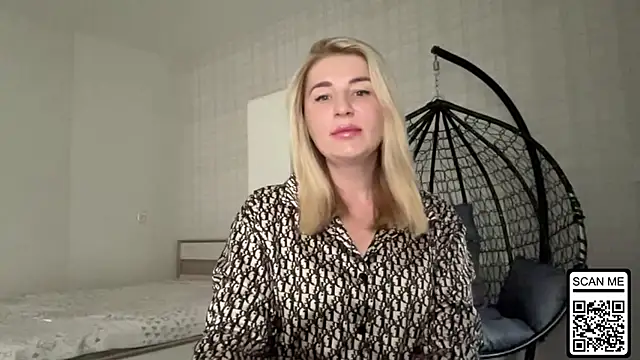 Blondie xoxoxo online show from June 5, 4:13 pm