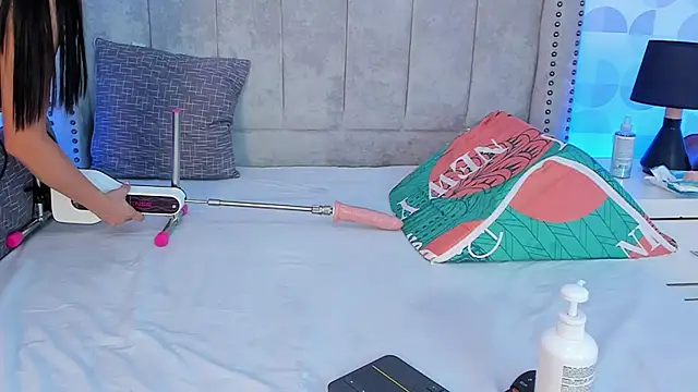 natasha moreno online show from September 9, 1:33 pm