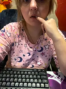 qSensi online show from November 30, 12:37 am