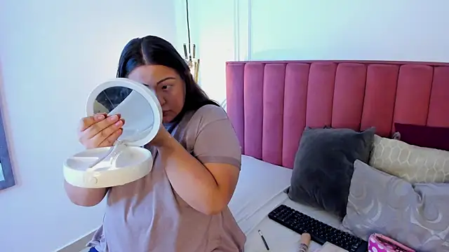 Tessa Sinclaire online show from September 17, 8:29 pm