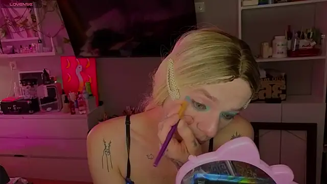 Kkkylie online show from February 6, 2:59 am