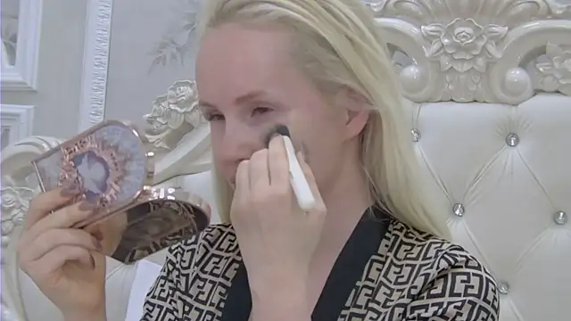 EllieFrosty  online show from February 24, 9:02 pm