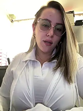 CurvyLust x online show from March 23, 3:40 pm