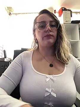 CurvyLust x online show from March 25, 3:59 pm