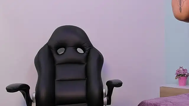 Marianee Rousse online show from November 6, 10:15 pm