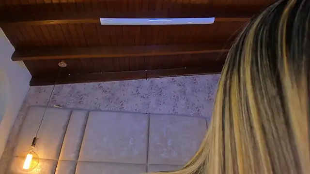 Mily Vermont online show from January 16, 8:05 pm