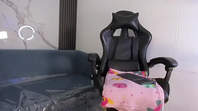 ShaunaDream online show from February 9, 5:10 am