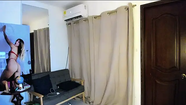 zou quira online show from February 20, 1:34 pm