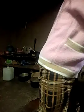 quynhkoolbae online show from February 18, 12:37 pm