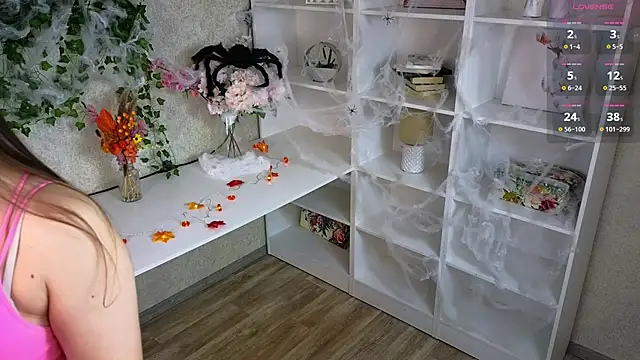 TraciMyntti online show from October 17, 1:20 am