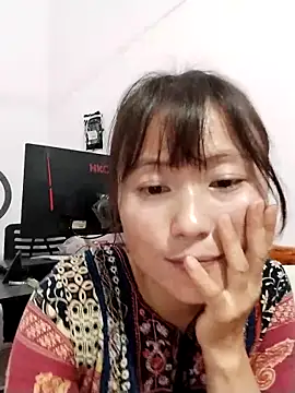 linda bae00 online show from October 3, 9:36 am