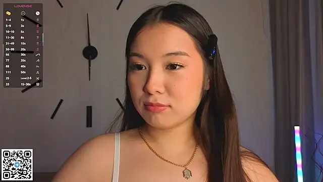 AlberthaEscue online show from October 8, 4:28 am