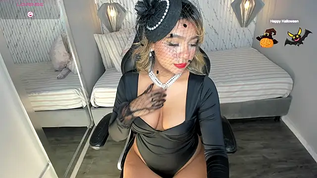 Emilly mell online show from October 31, 11:47 am