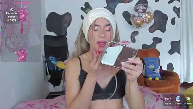 Snapshot of brihanna_cooper chatting on October 4, 2:00 pm brihanna cooper online show from October 4, 2:00 pm