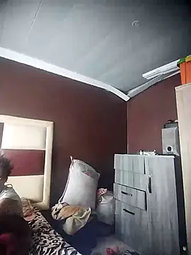 TinnyVsGiant online show from December 4, 9:22 am