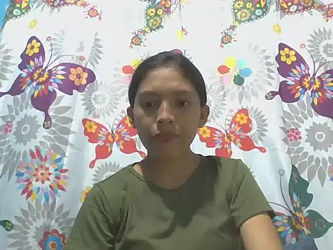 Snapshot of preggymom19 chatting on September 21, 2:32 am preggymom19 online show from September 21, 2:32 am