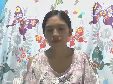 Snapshot of preggymom19 chatting on September 19, 3:27 am preggymom19 online show from September 19, 3:27 am