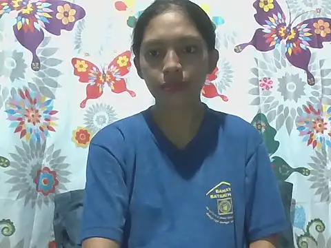 Snapshot of preggymom19 chatting on October 10, 11:31 pm preggymom19 online show from October 10, 11:31 pm