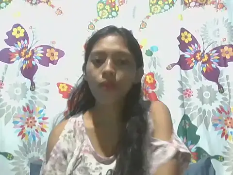 Snapshot of preggymom19 chatting on October 15, 3:31 am preggymom19 online show from October 15, 3:31 am