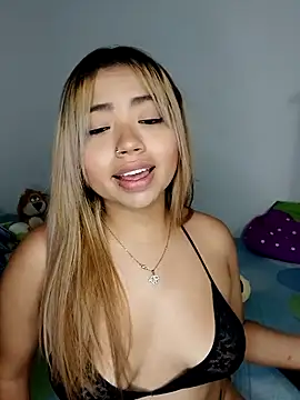 Emily  Hott online show from November 15, 11:28 pm