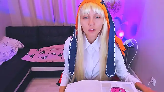 Snapshot of Mia_meowXkiss chatting on October 1, 4:23 pm Mia meowXkiss online show from October 1, 4:23 pm