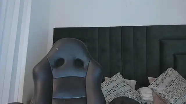 SaraWagner  online show from December 20, 1:53 am