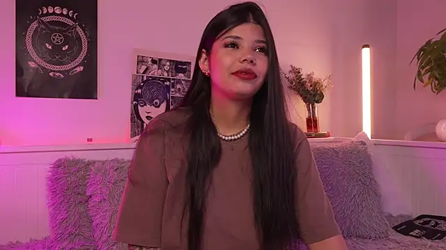 sophieee art online show from February 23, 4:24 am