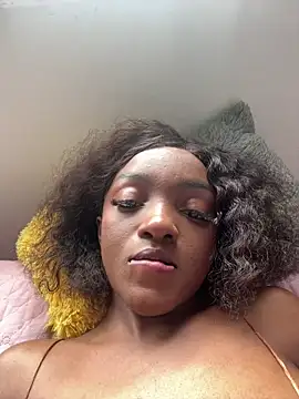 Keirahartz online show from April 5, 6:07 pm