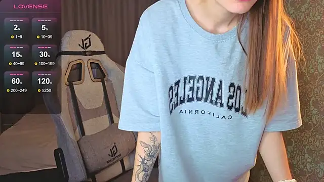 Snapshot of magic_shy_ chatting on September 23, 1:59 am magic shy  online show from September 23, 1:59 am