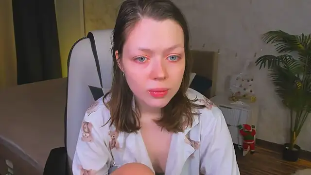 Lunar Lily online show from December 23, 5:33 am