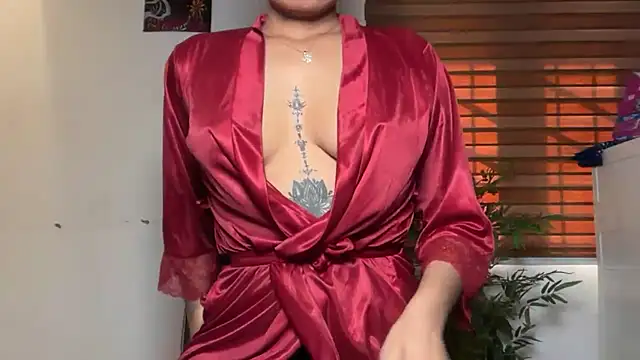 LucytheDevilQueen online show from July 6, 3:23 am