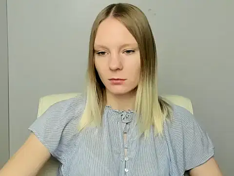 Snapshot of Kassandra_XX chatting on September 13, 5:15 am Kassandra XX online show from September 13, 5:15 am