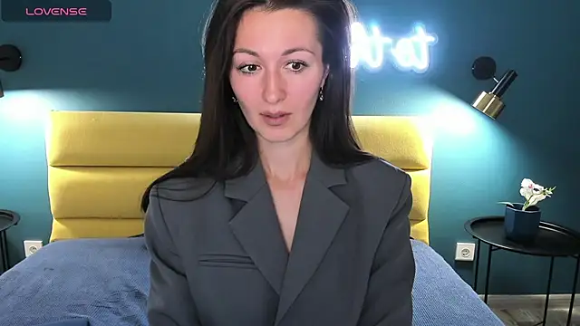 Joan Nelson online show from September 17, 3:15 am