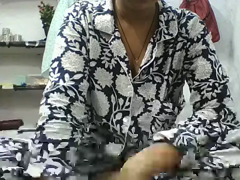 angle-priya online show from September 14, 2:04 pm