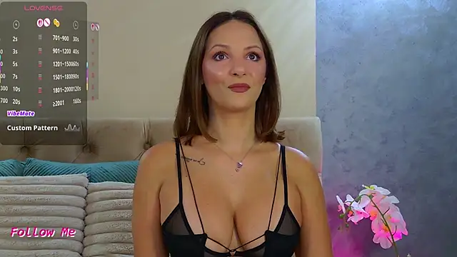 LaraQ online show from September 13, 5:15 am