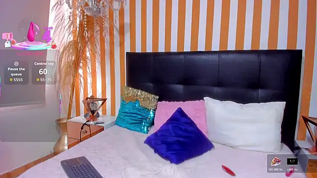 LunaToledo online show from October 28, 12:44 pm