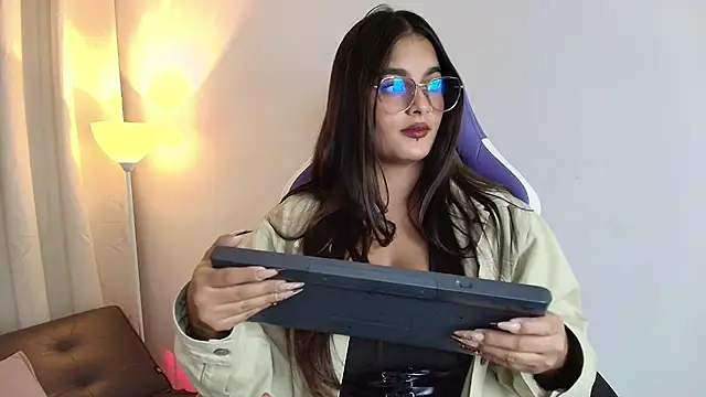 Abby Raschell online show from February 28, 5:07 am