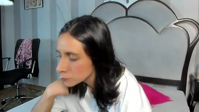 MiaAmore  online show from February 6, 8:12 pm