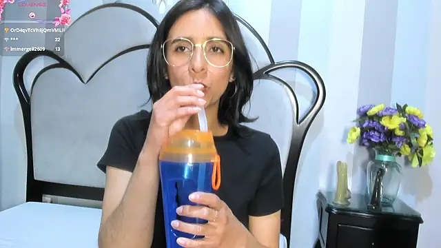 MiaAmore  online show from September 20, 10:30 pm