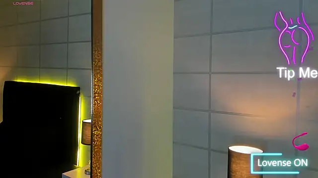 fieryluciana online show from October 3, 4:17 am