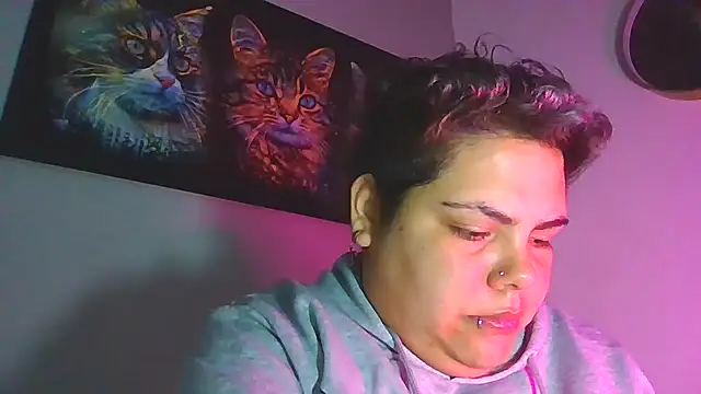 Hailey Curvy online show from October 3, 4:17 am