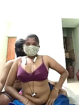 Snapshot of crazcy-couples chatting on October 29, 3:25 pm crazcy-couples online show from October 29, 3:25 pm