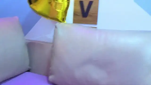 Victoria Fallon online show from November 12, 9:35 pm