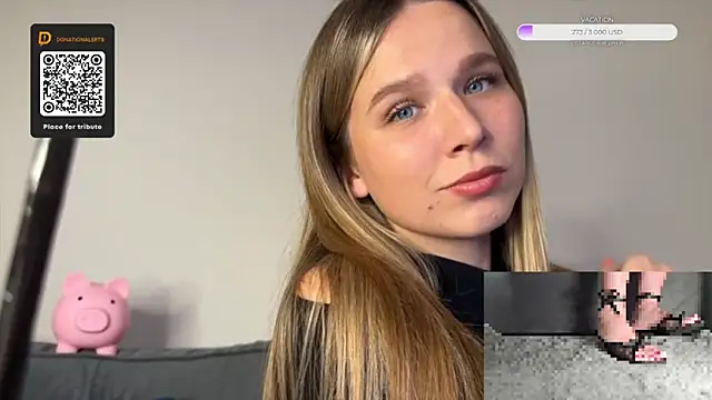 Snapshot of GoddessRoss chatting on September 13, 7:22 pm GoddessRoss online show from September 13, 7:22 pm