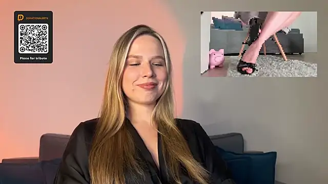 Snapshot of GoddessRoss chatting on October 14, 6:10 pm GoddessRoss online show from October 14, 6:10 pm